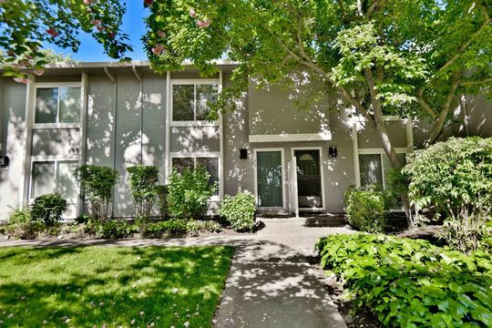 Front 555 Sycamore Circle